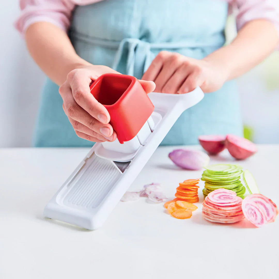 SPEEDY MANDO MANDOLINE - COMPACT FOOD SLICER